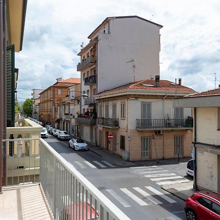 La Suite 2 Ondina Viareggio 200M From Sea - Happy Rentals Ngoại thất bức ảnh