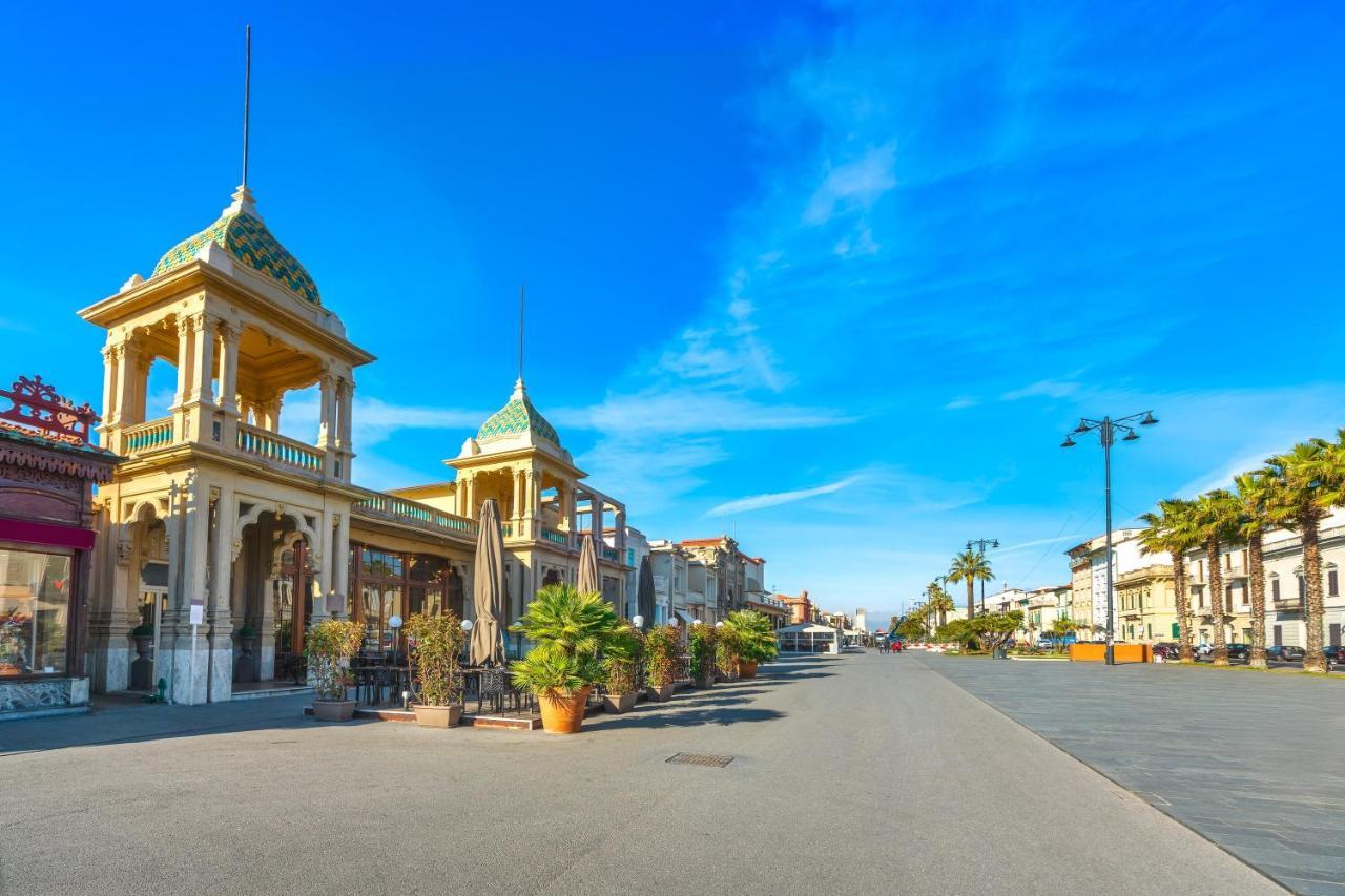 La Suite 2 Ondina Viareggio 200M From Sea - Happy Rentals Ngoại thất bức ảnh