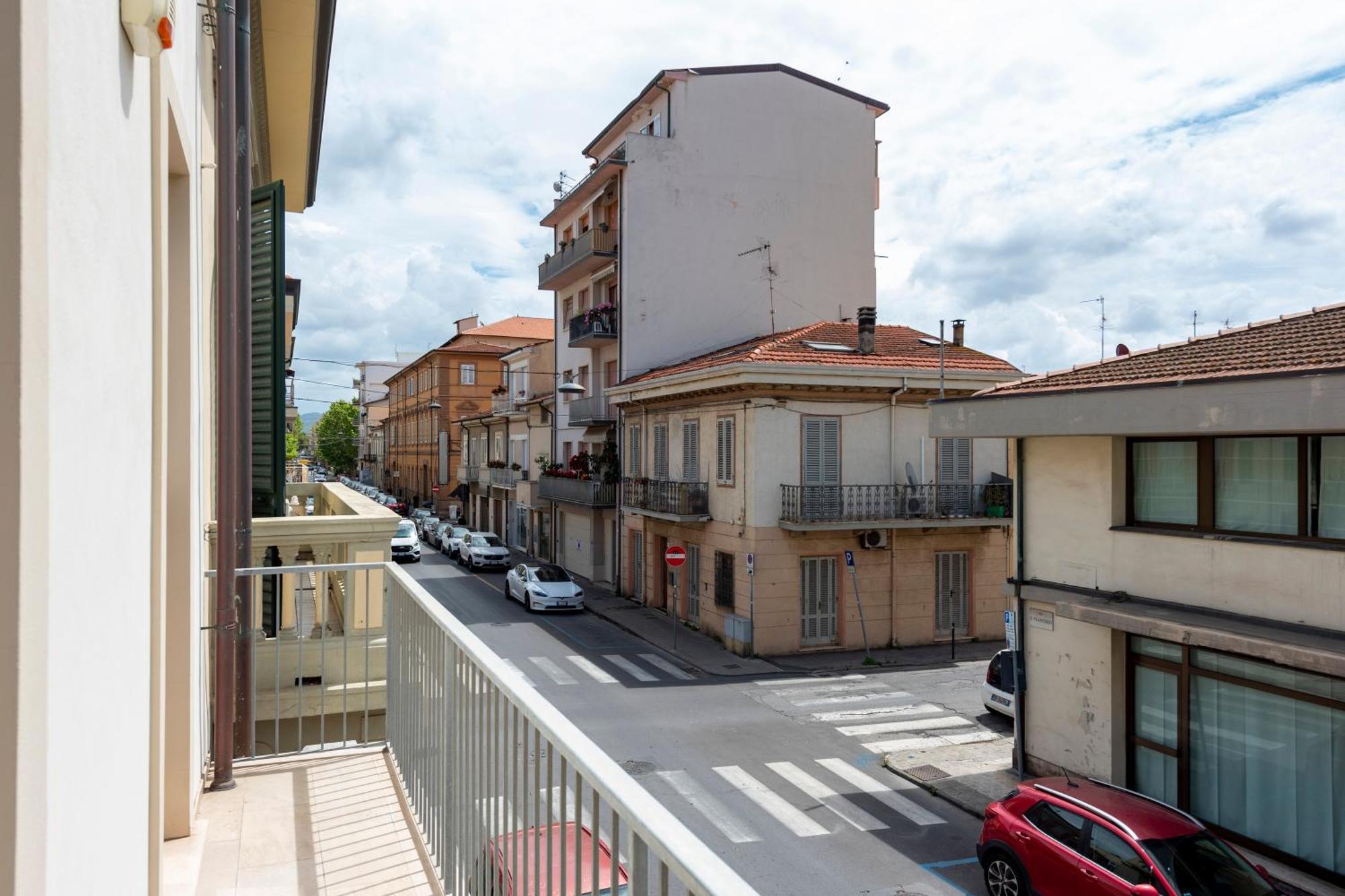 La Suite 2 Ondina Viareggio 200M From Sea - Happy Rentals Ngoại thất bức ảnh