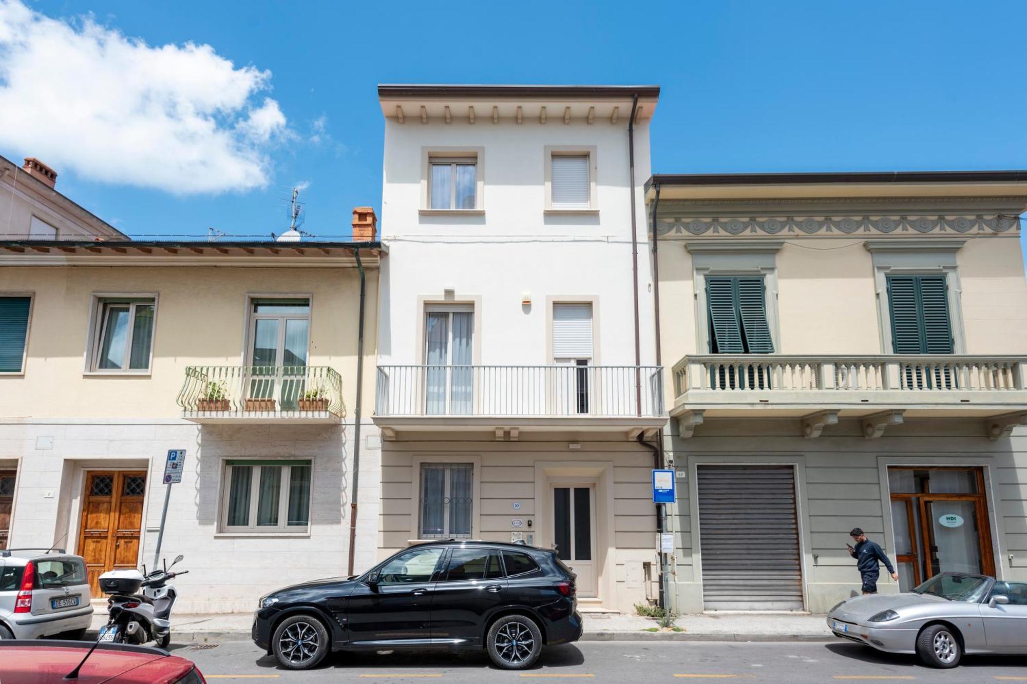 La Suite 2 Ondina Viareggio 200M From Sea - Happy Rentals Ngoại thất bức ảnh